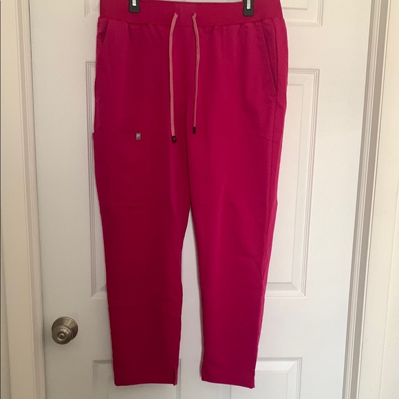 Fabletics Women's Red Top - Picture 3 of 4